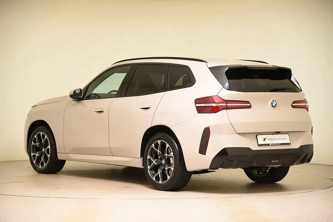 BMW X3 - Thumbnail 2