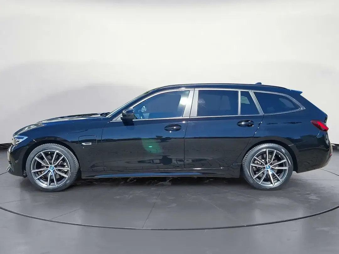 BMW 320 - Thumbnail 4