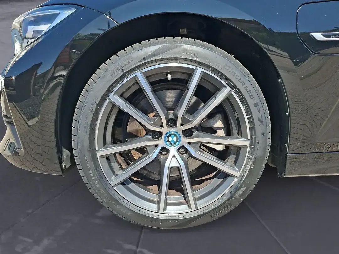 BMW 320 - Thumbnail 8