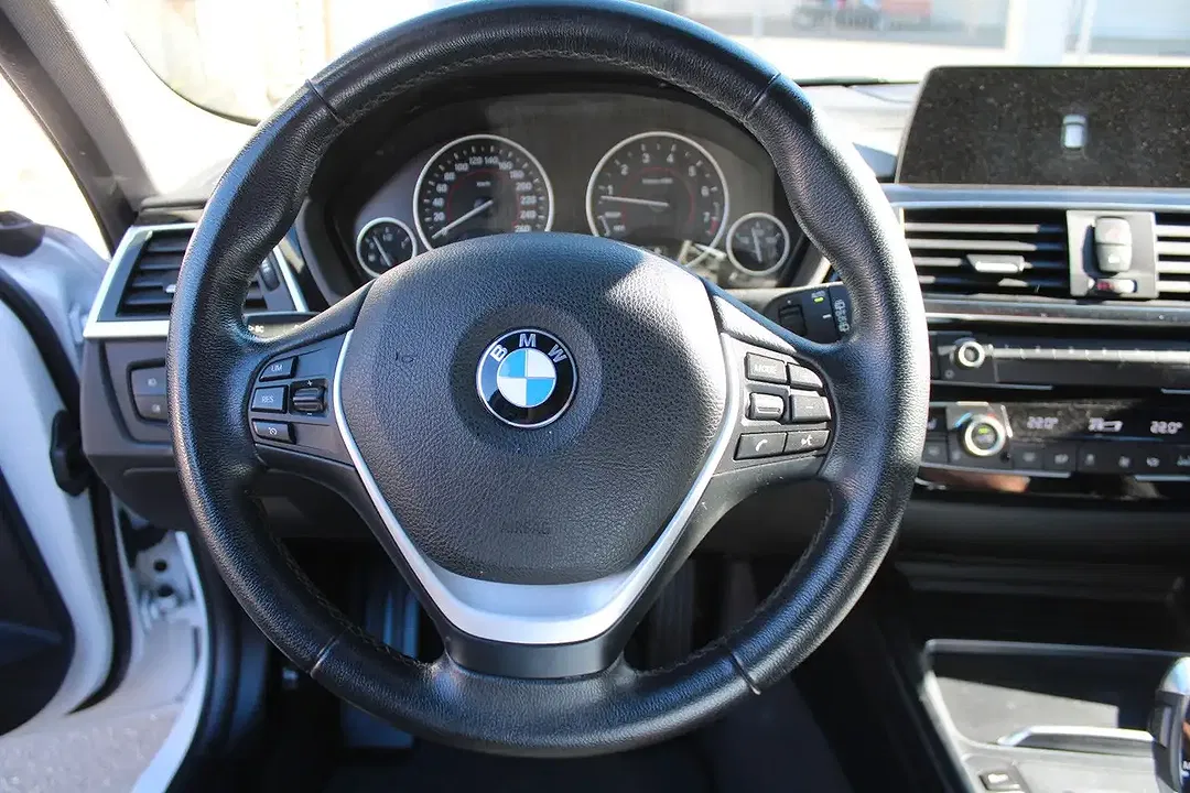 BMW 320 - Thumbnail 13