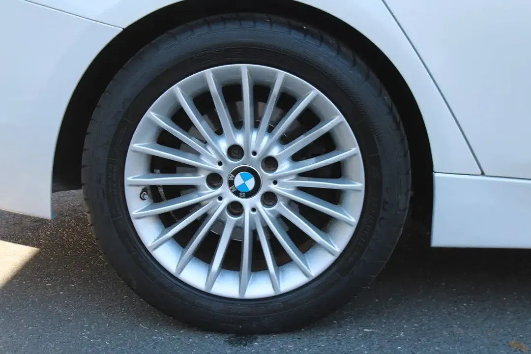 BMW 320 - Thumbnail 36