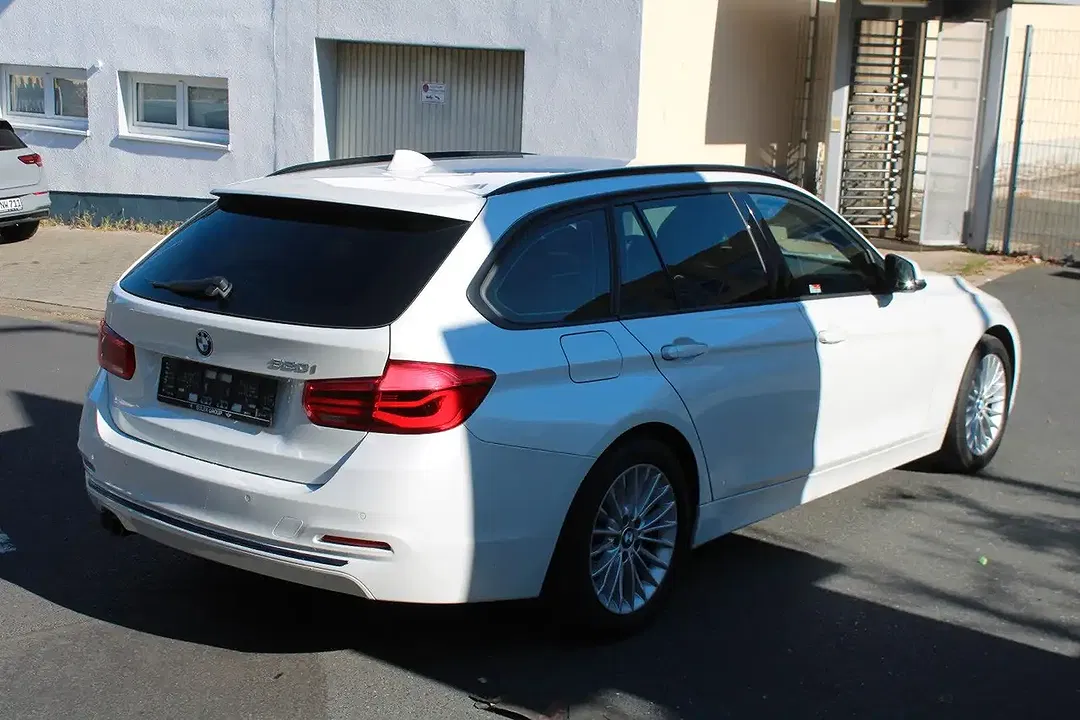 BMW 320 - Thumbnail 5