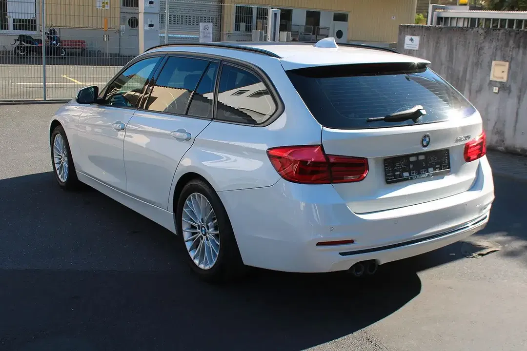 BMW 320 - Thumbnail 7
