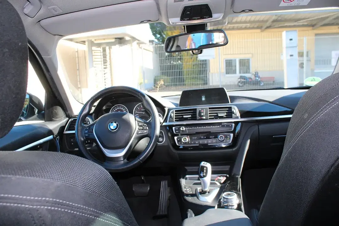 BMW 320 - Thumbnail 9