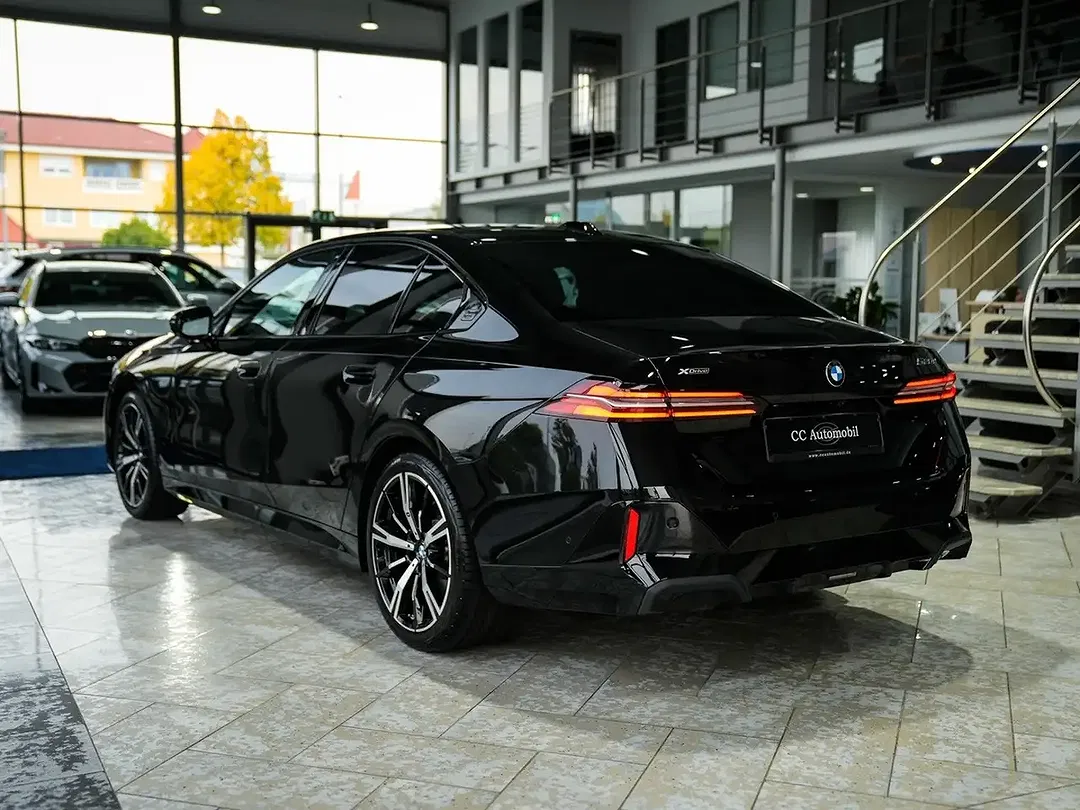 BMW 520 - Thumbnail 11