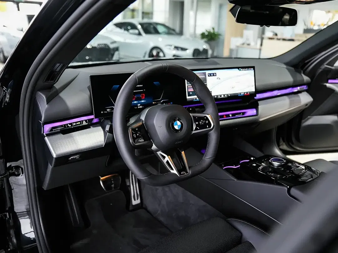 BMW 520 - Thumbnail 2