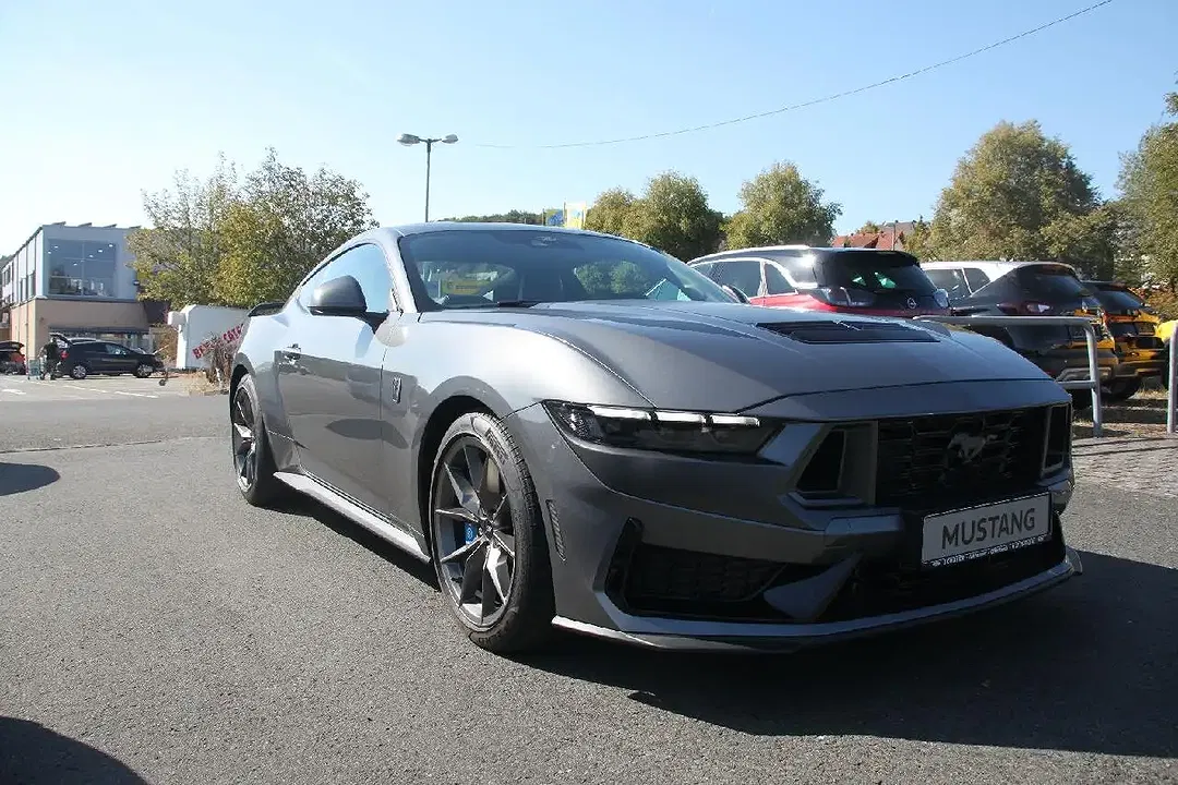 Ford Mustang - Thumbnail 2
