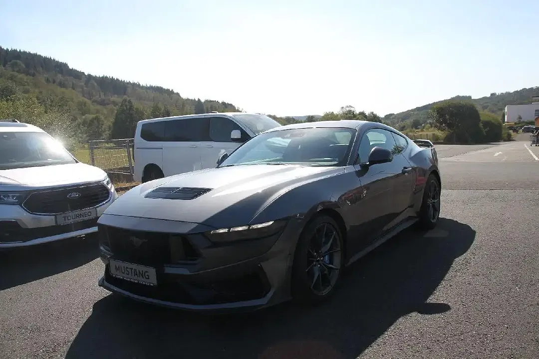 Ford Mustang - Thumbnail 3