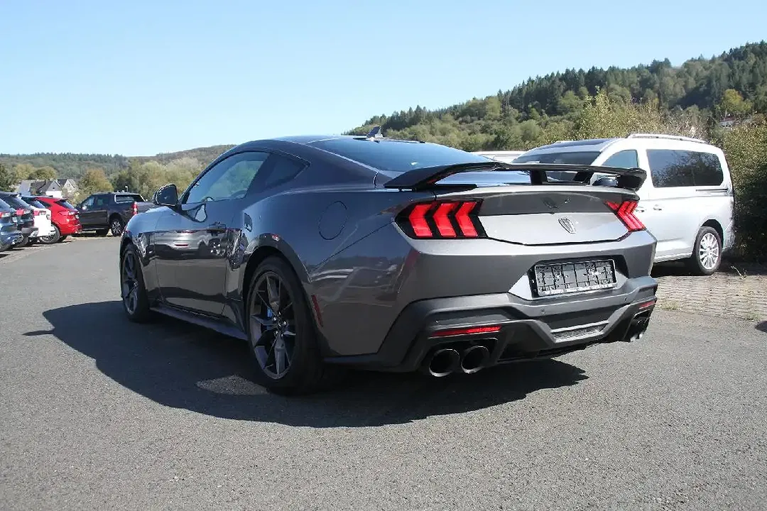 Ford Mustang - Thumbnail 4