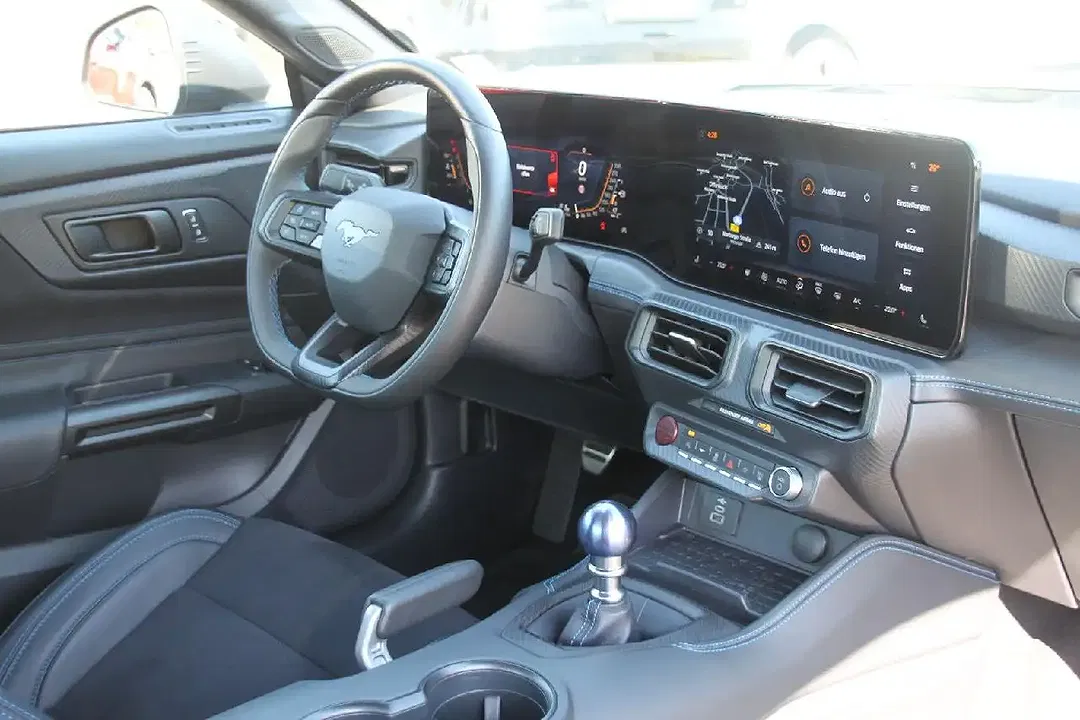 Ford Mustang - Thumbnail 8