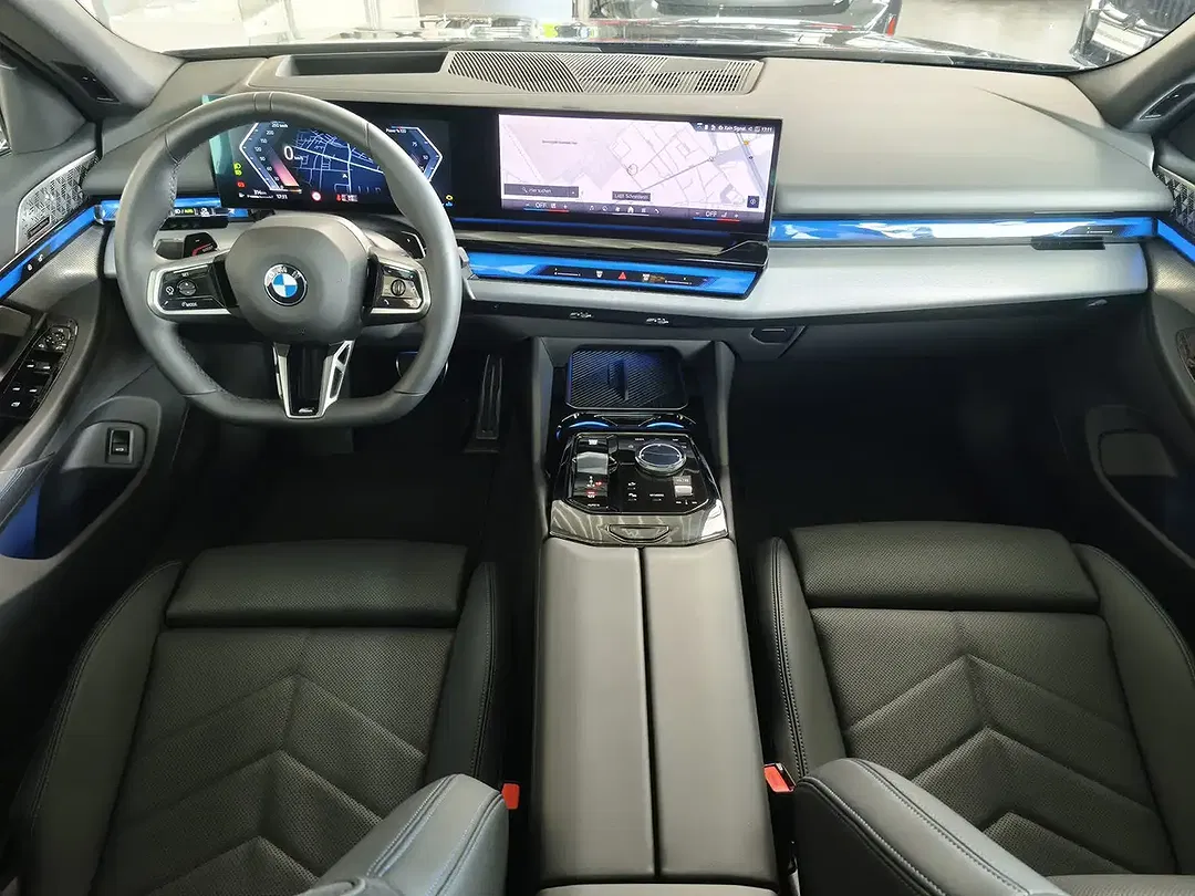 BMW 520 - Thumbnail 12