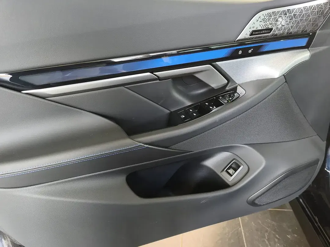 BMW 520 - Thumbnail 9