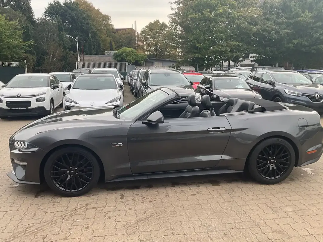 Ford Mustang - Thumbnail 13