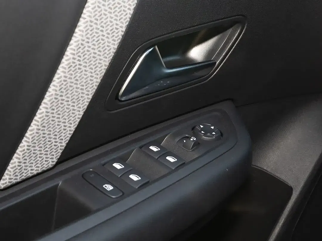 Citroen C4 - Thumbnail 6