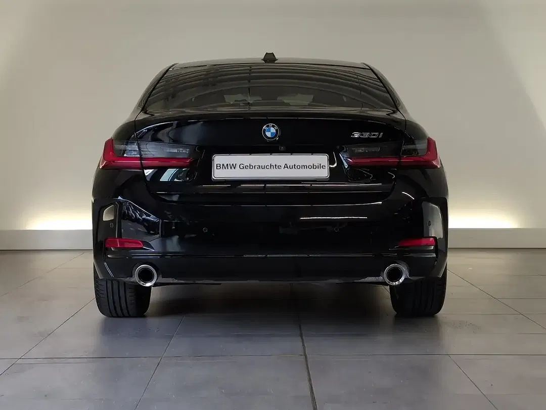 BMW 330 - Thumbnail 10