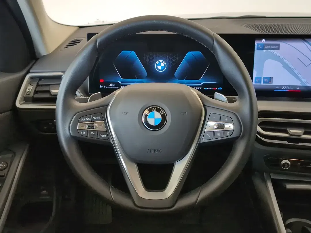 BMW 330 - Thumbnail 6