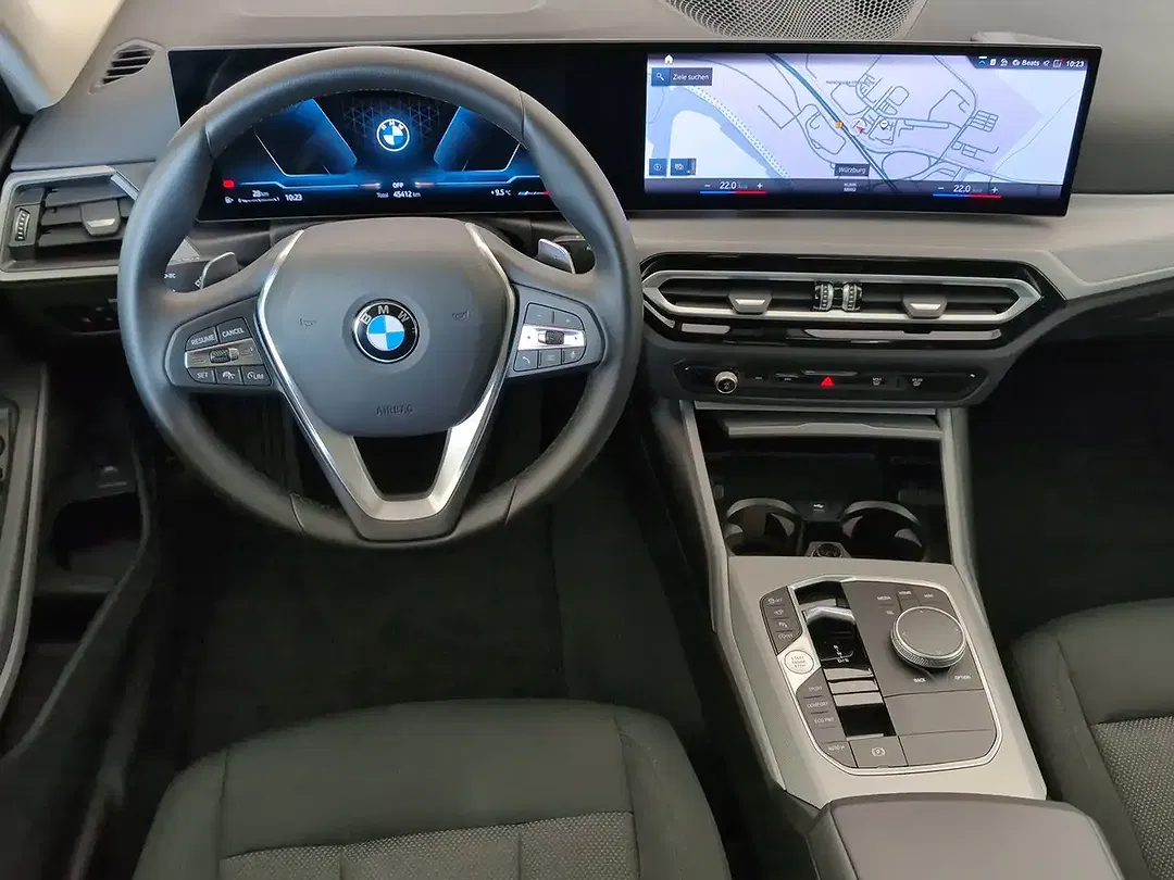 BMW 330 - Thumbnail 8