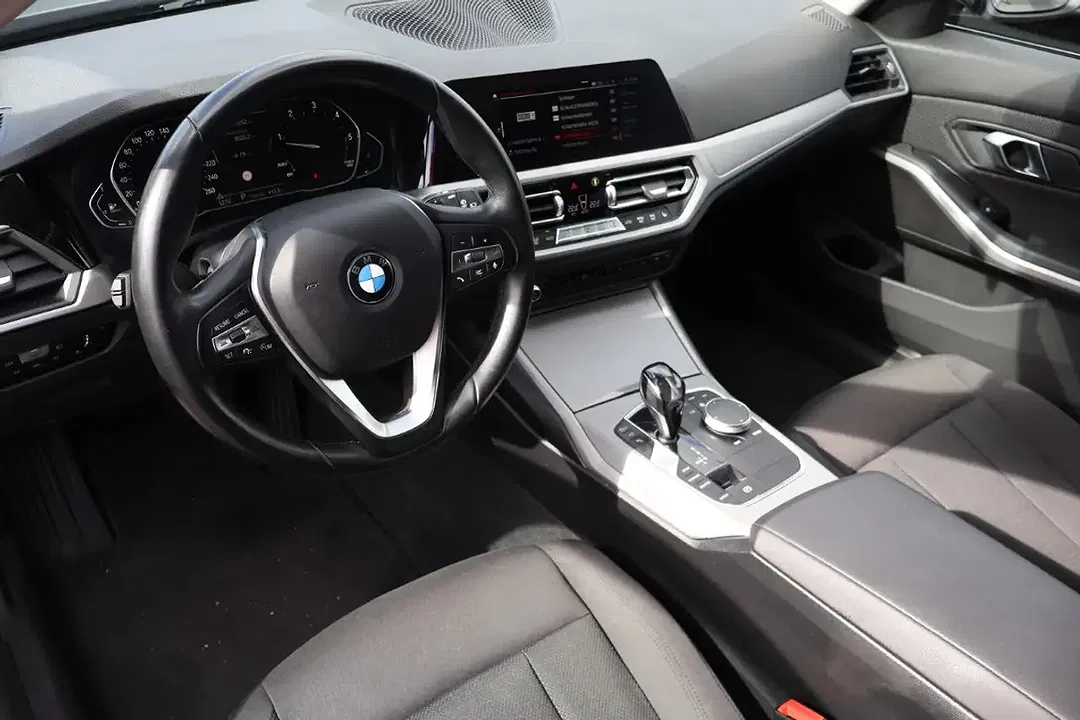 BMW 318 - Thumbnail 12