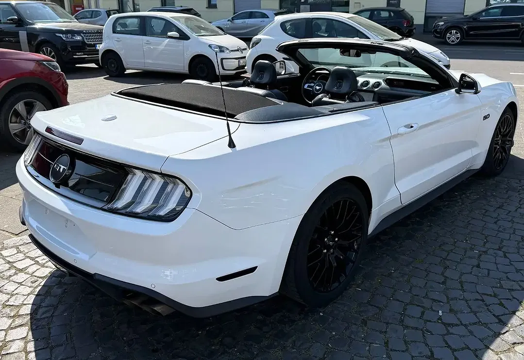 Ford Mustang - Thumbnail 8