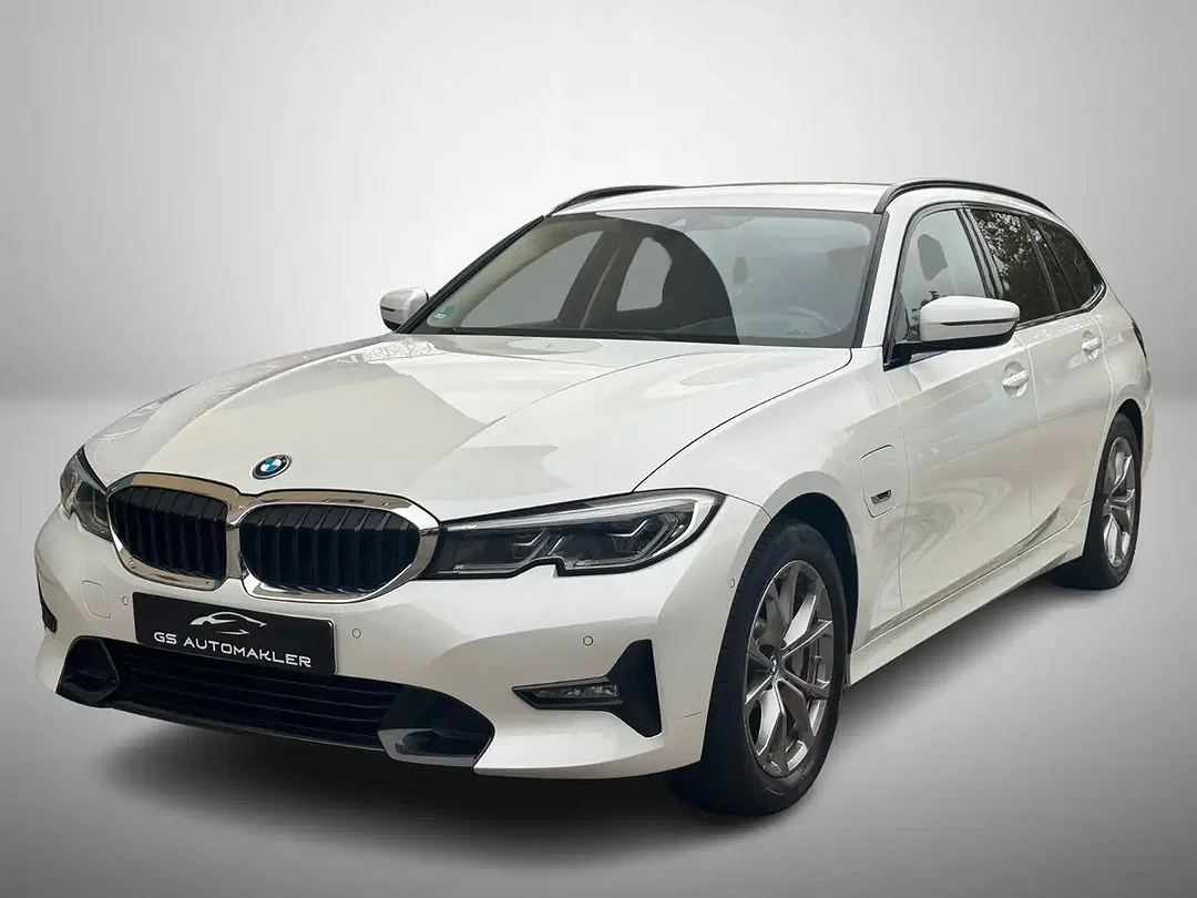 BMW 330 - Afbeelding 1