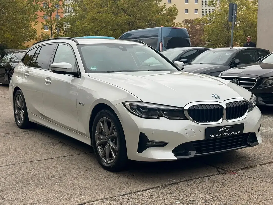 BMW 330 - Thumbnail 4