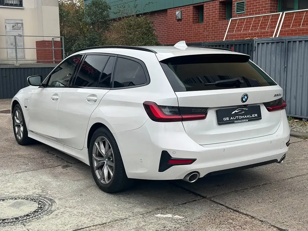 BMW 330 - Thumbnail 7