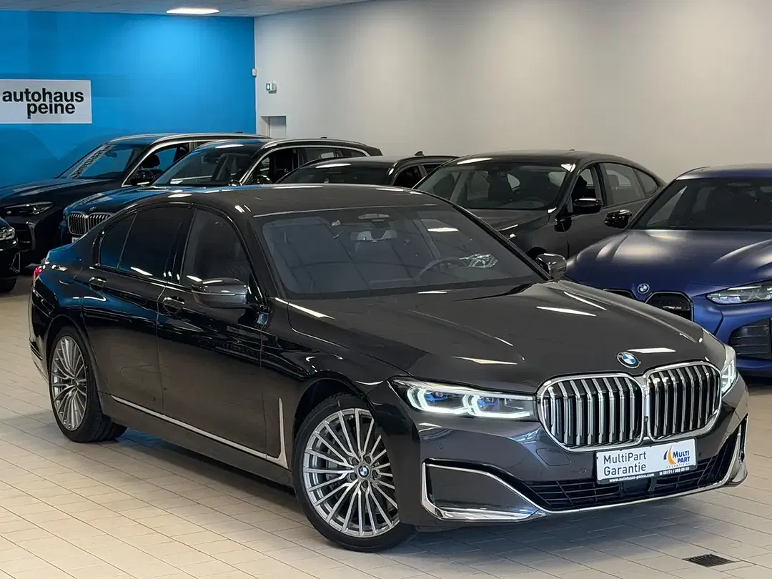 BMW 750 - Thumbnail 1