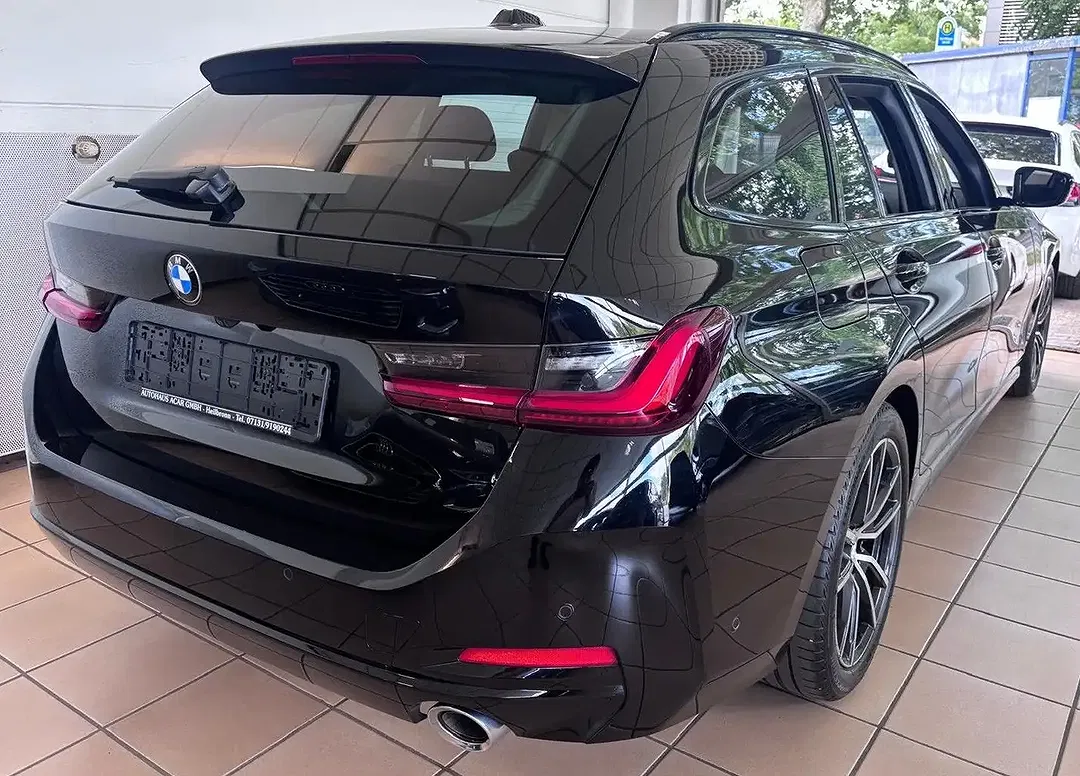 BMW 320 - Thumbnail 3