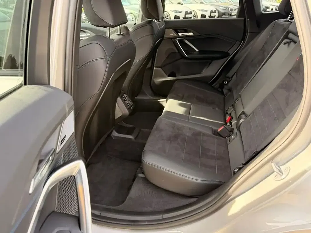 BMW X1 - Thumbnail 12