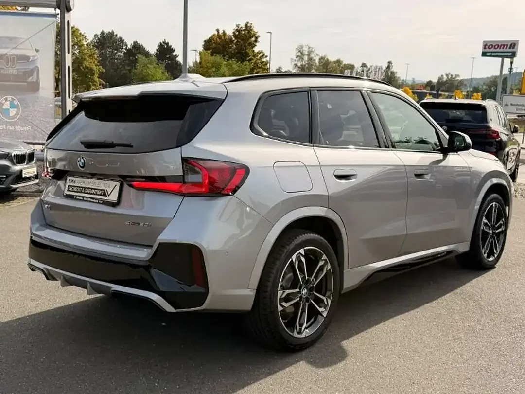 BMW X1 - Thumbnail 2