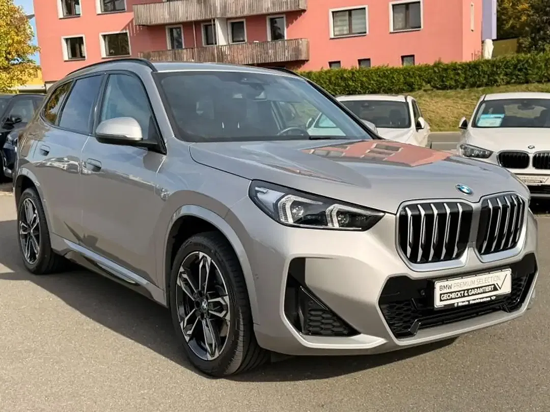 BMW X1 - Thumbnail 3