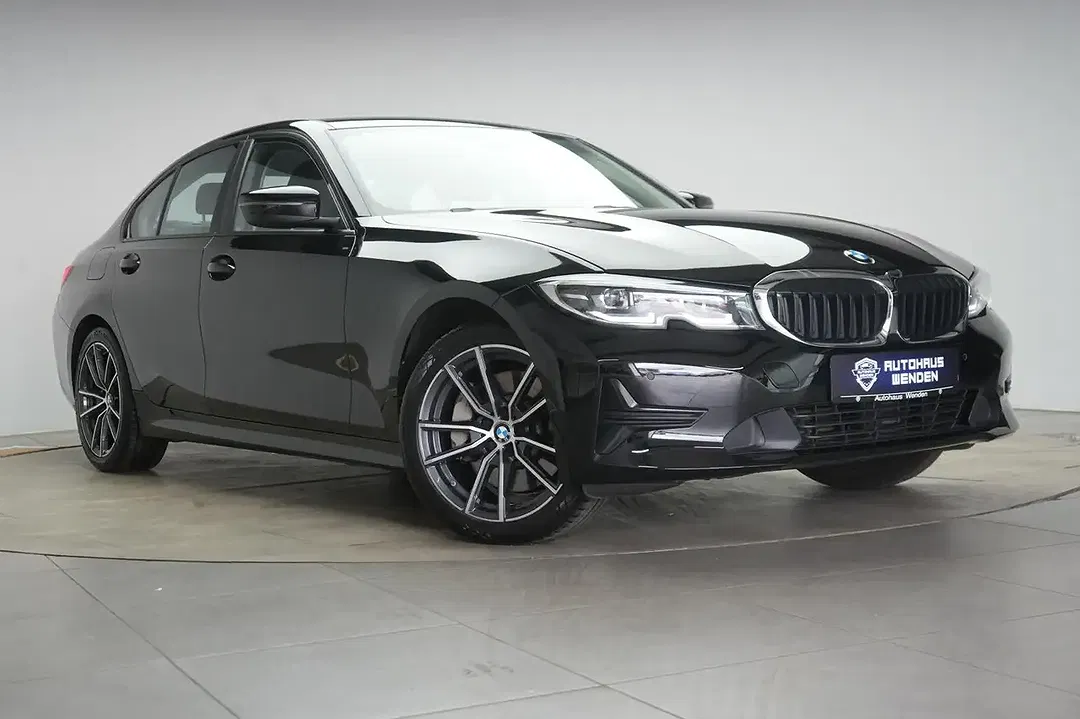 BMW 330 - Thumbnail 1