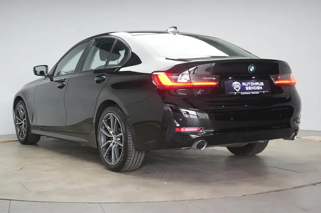 BMW 330 - Thumbnail 4