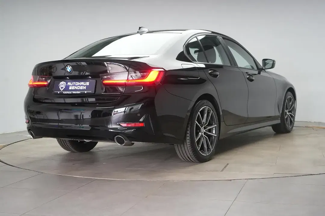 BMW 330 - Thumbnail 5