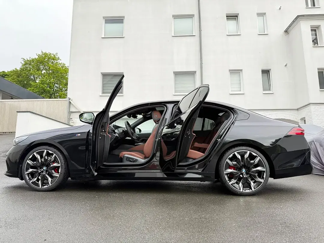 BMW 520 - Thumbnail 13