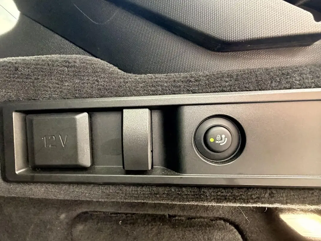 BMW 330 - Thumbnail 12