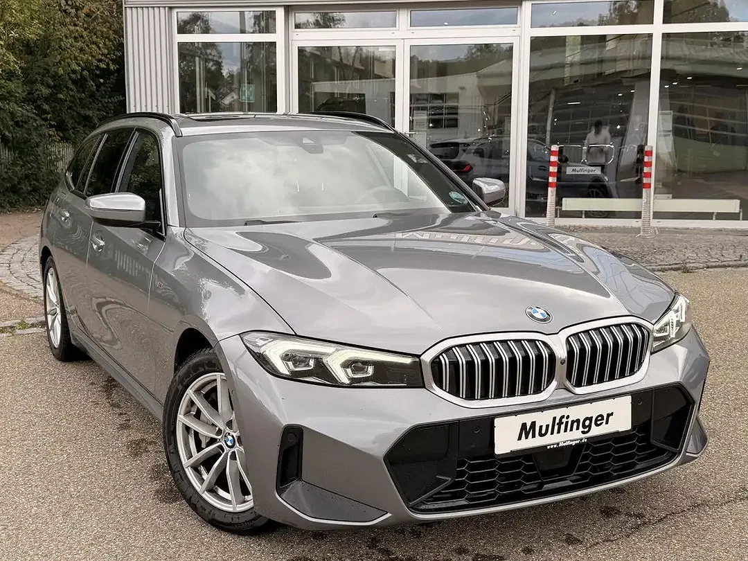 BMW 330 - Thumbnail 2