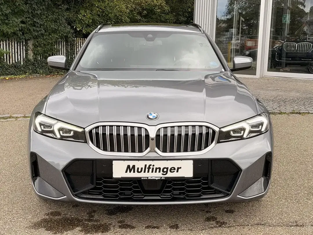 BMW 330 - Thumbnail 3