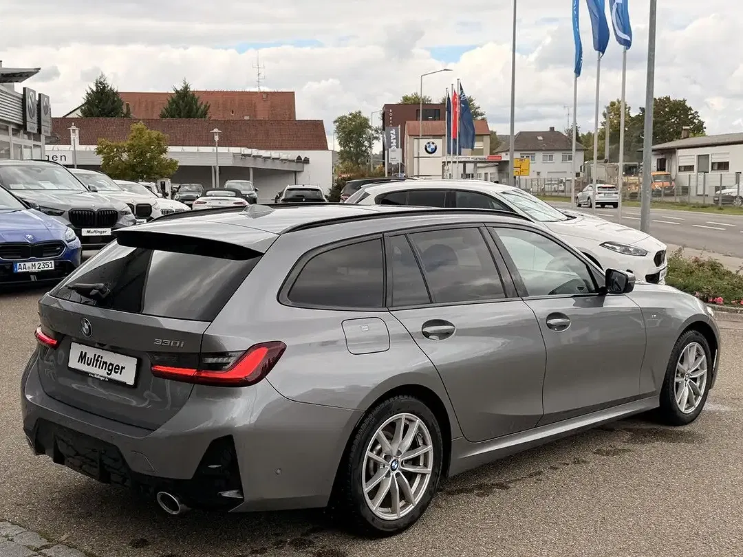BMW 330 - Thumbnail 8