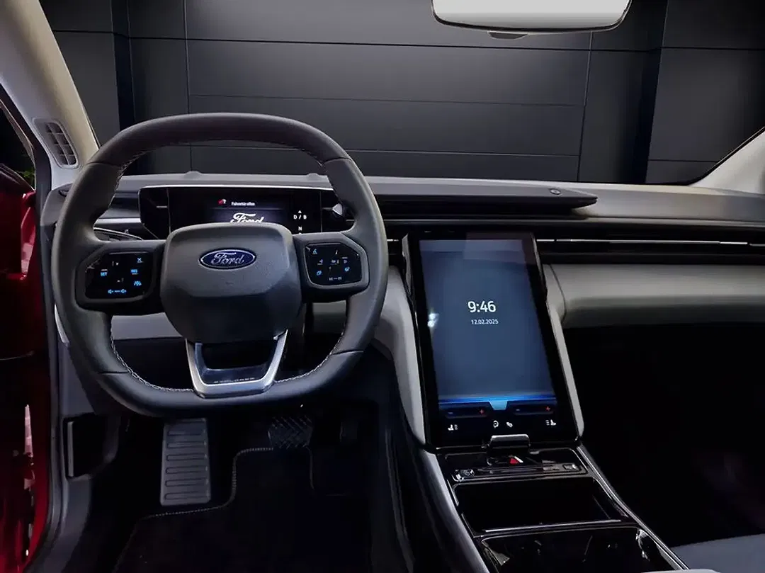 Ford Explorer - Thumbnail 13