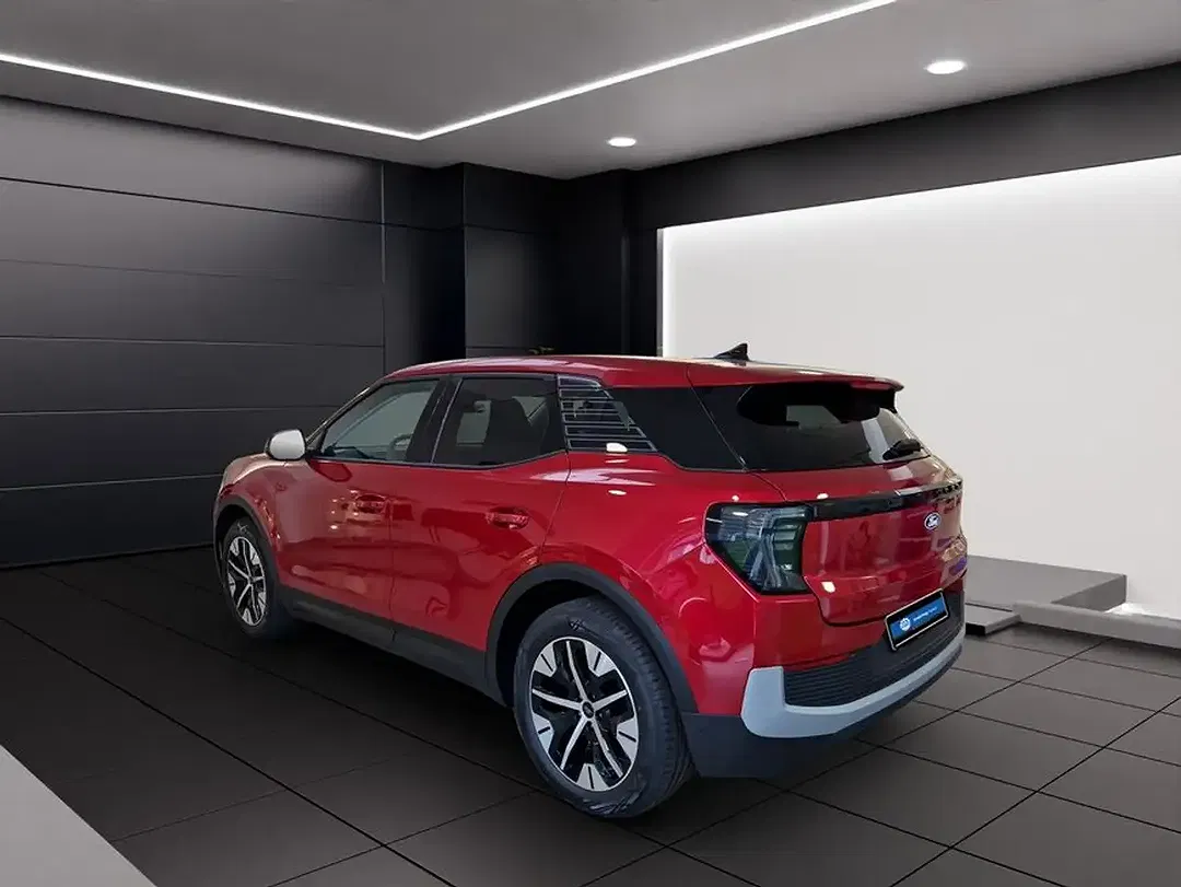 Ford Explorer - Thumbnail 3