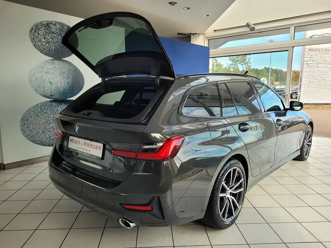 BMW 330 - Thumbnail 10