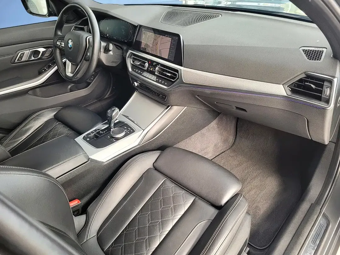 BMW 330 - Thumbnail 11
