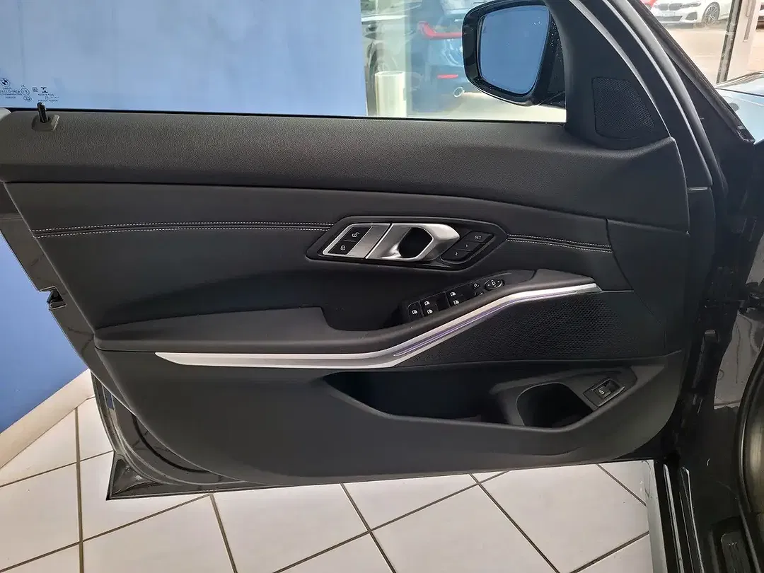 BMW 330 - Thumbnail 28