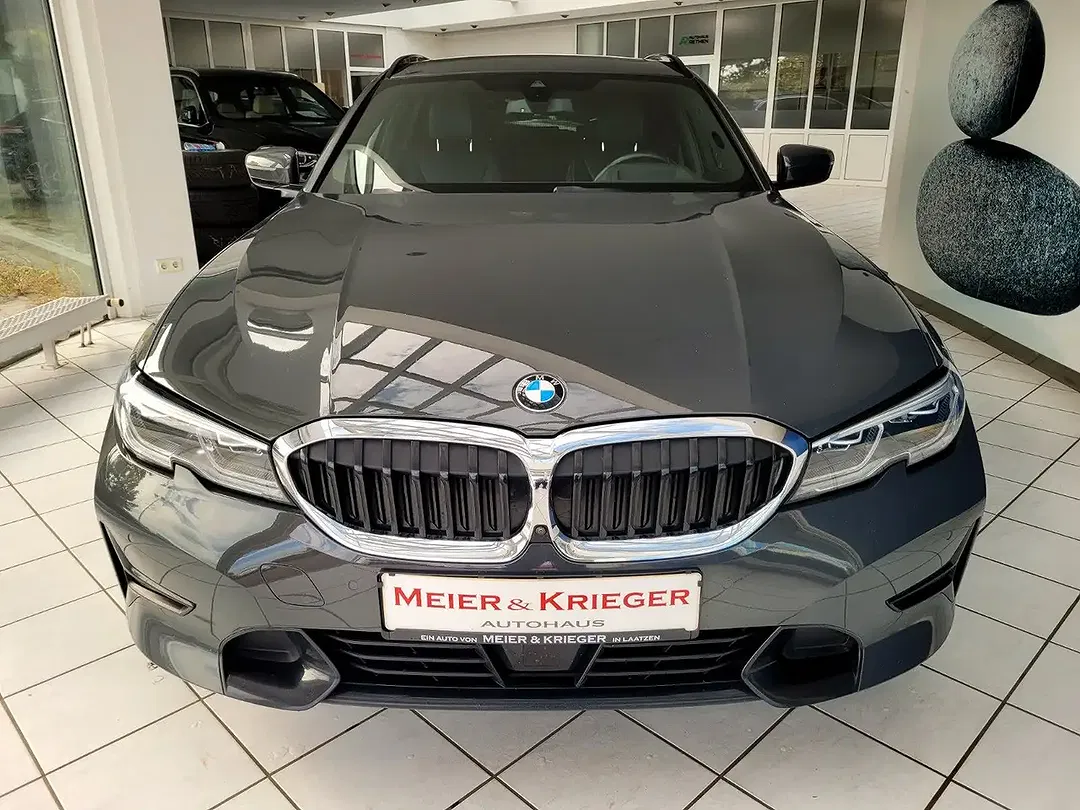 BMW 330 - Thumbnail 3