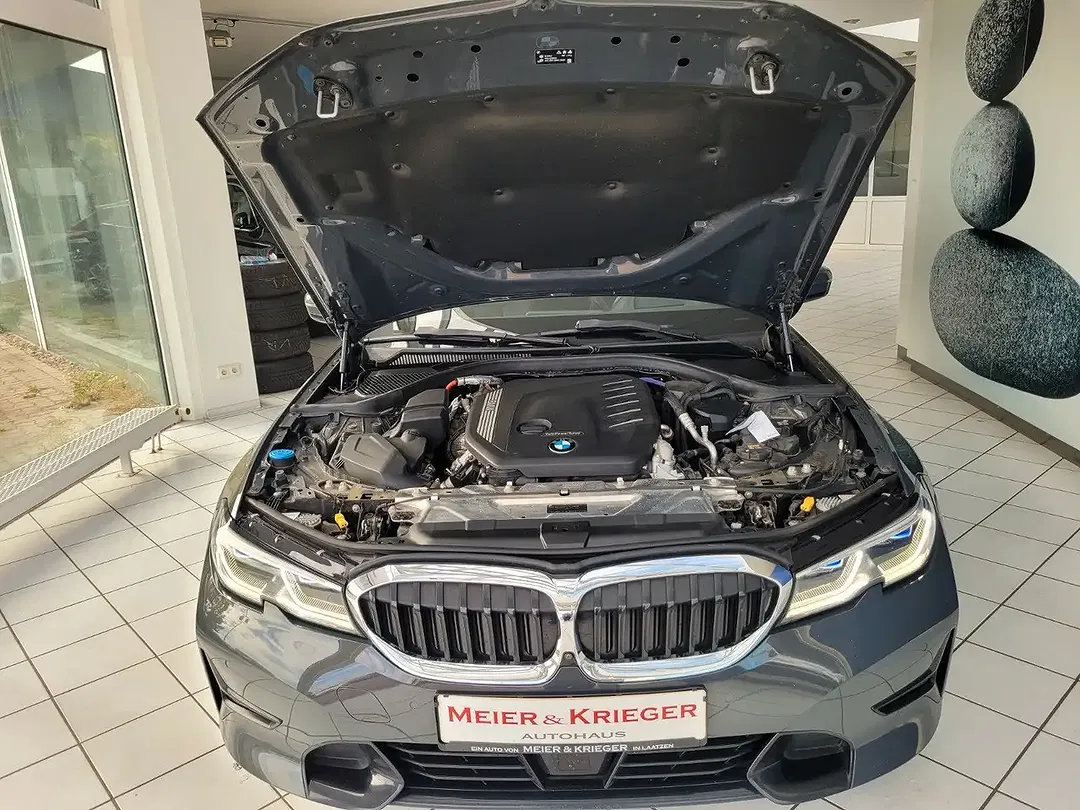 BMW 330 - Thumbnail 30
