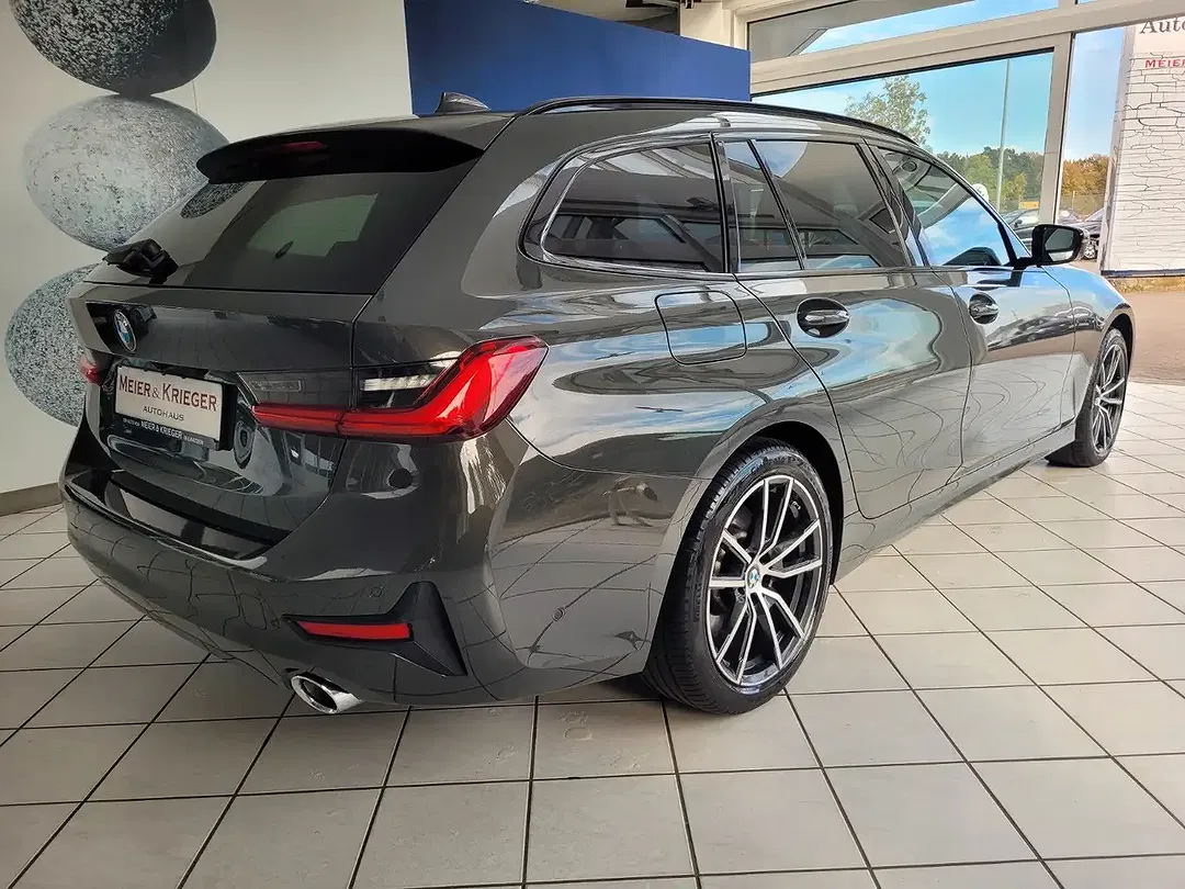 BMW 330 - Thumbnail 7