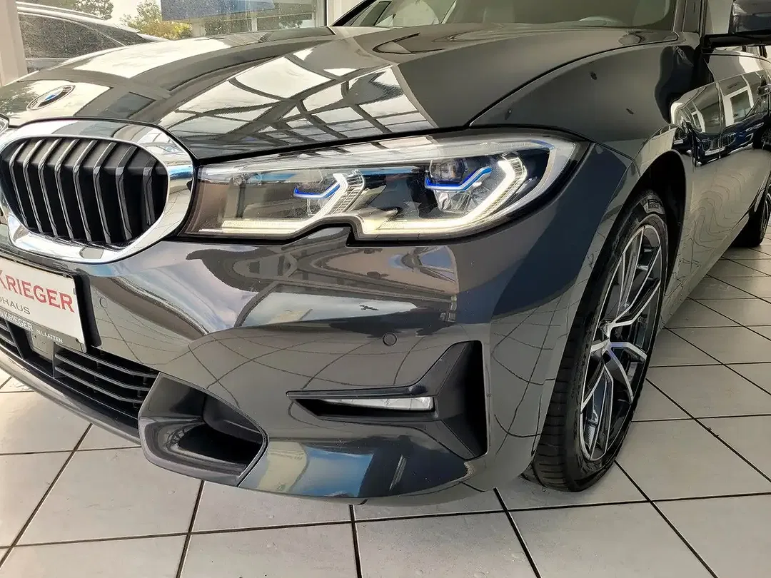 BMW 330 - Thumbnail 9