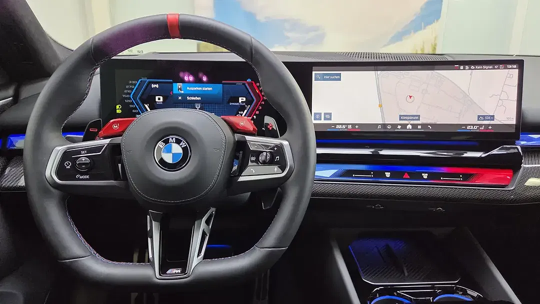 BMW M5 - Thumbnail 10