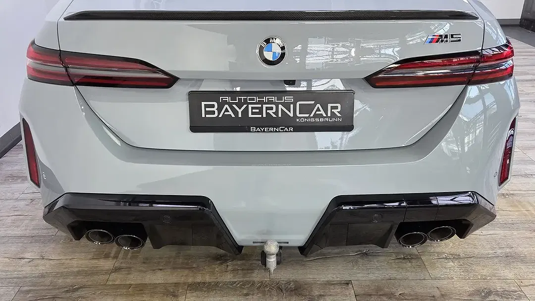 BMW M5 - Thumbnail 41